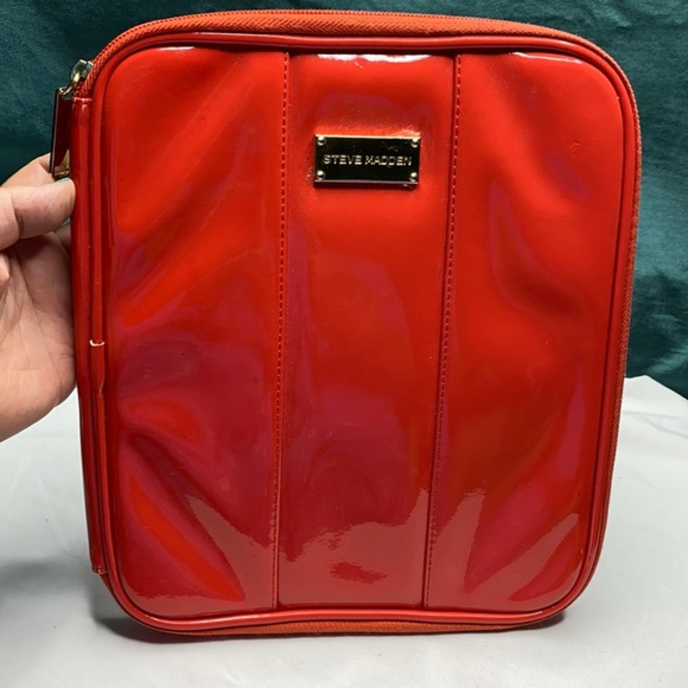 STEVE MADDEN TABLET/‎ IPAD  ZIPPERED CASE
